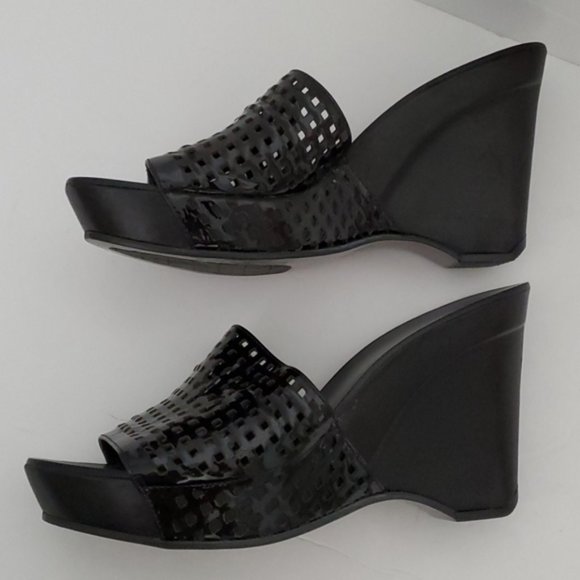 Luxury Diane Von Furstenburg black wedge sandals - Picture 6 of 6